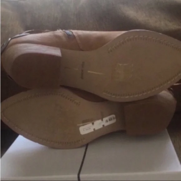 NWB 7.5 Dolce Vita Skye Booties